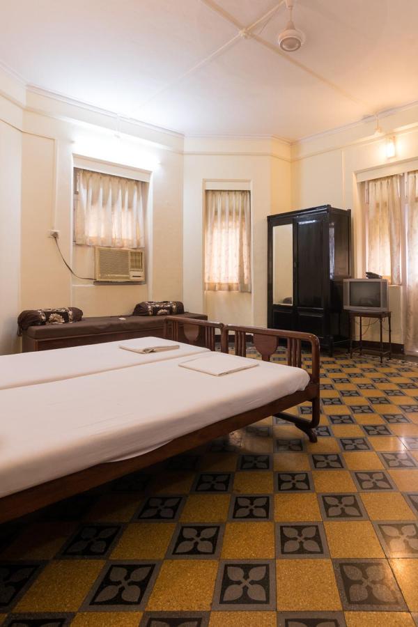 Bentleys Hotel Mumbai Kültér fotó