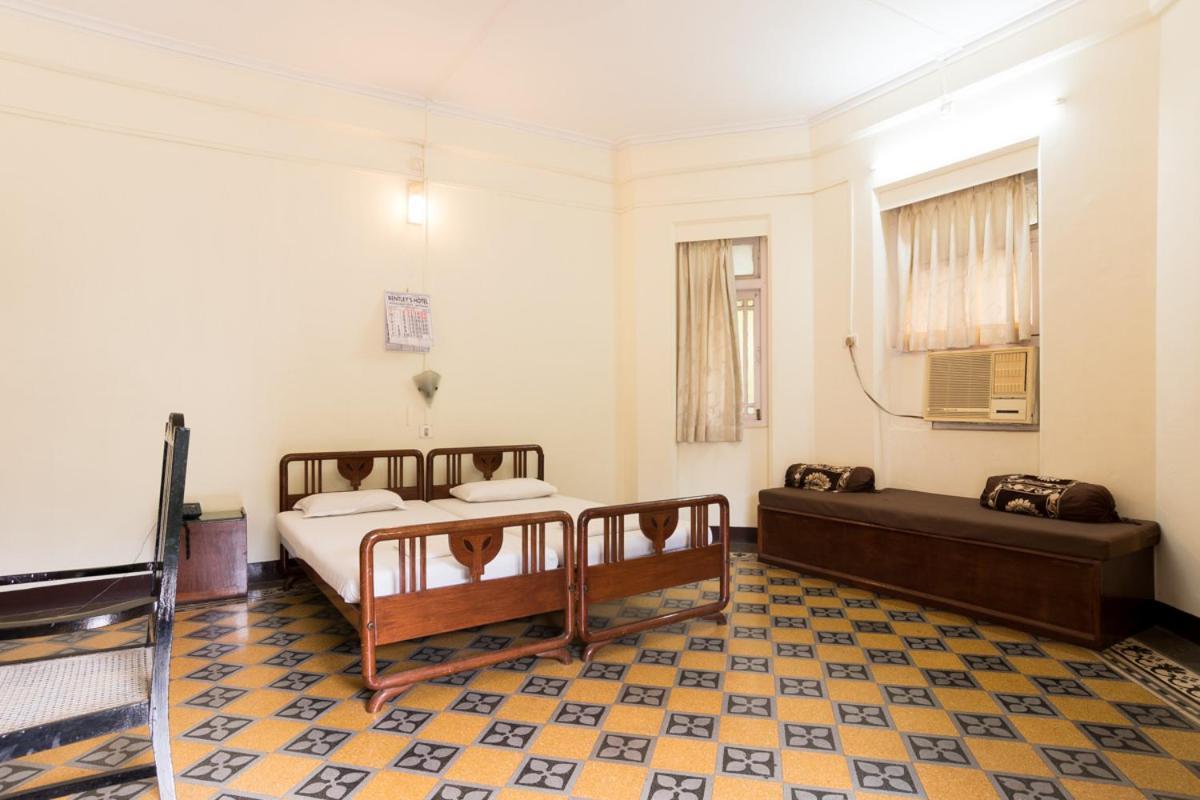 Bentleys Hotel Mumbai Kültér fotó