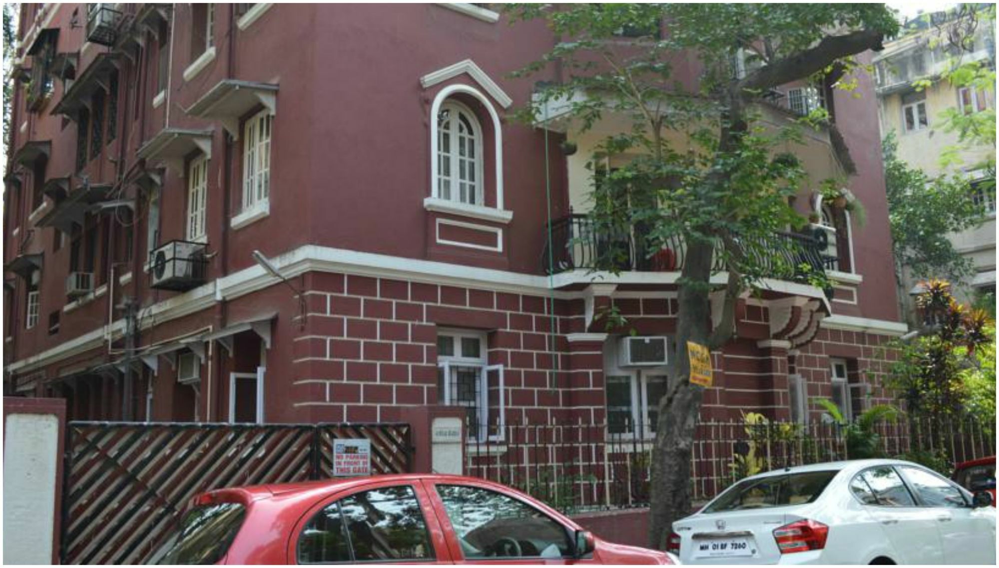 Bentleys Hotel Mumbai Kültér fotó